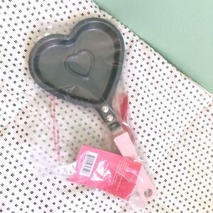 NWT - Cook With Color 4.72” Figural Heart Pancake Pan Pink